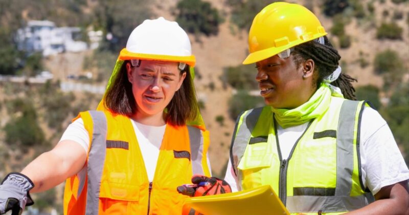 Gender earnings gap in engineering occupations